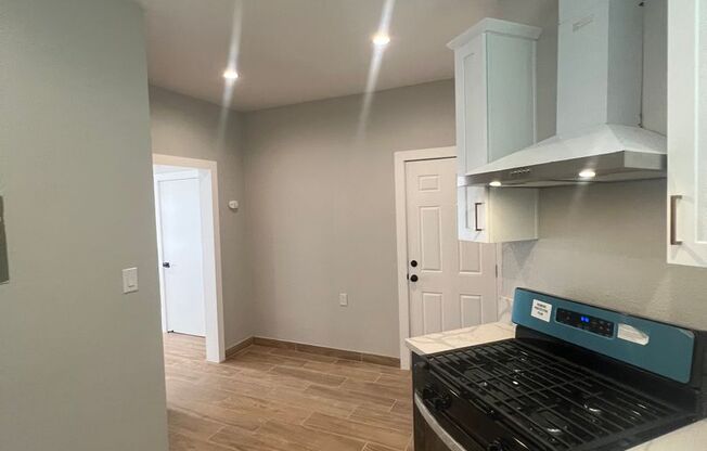 1 bed, 1 bath, $2,500, Unit 4147