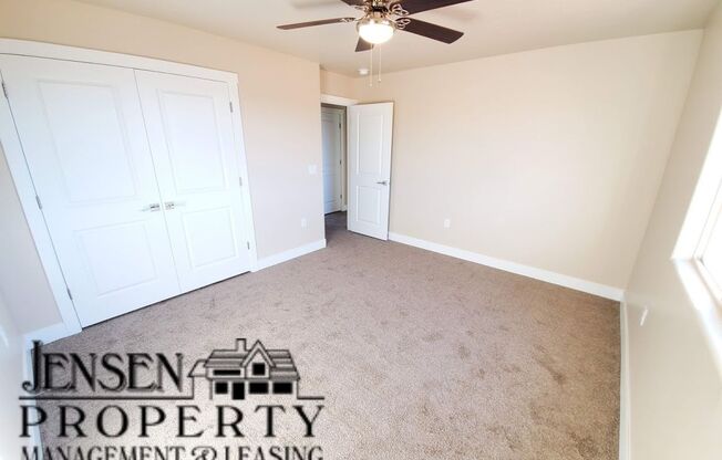 3 beds, 2.5 baths, $1,925