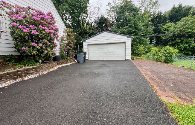 Stunning 3-Bedroom Home with Finished Basement in Lower Moreland Twp! Available mid-August!