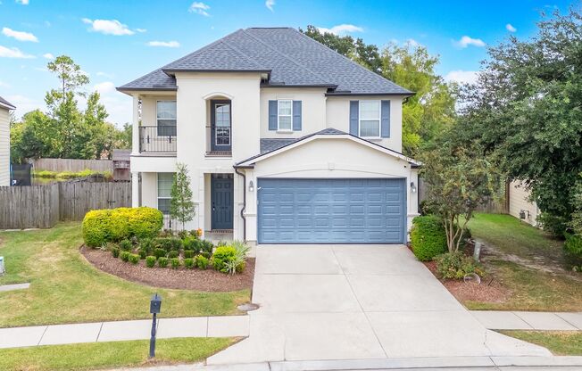 3 Bedroom home with a Bonus area! Sits on a Lake with a fenced yard!