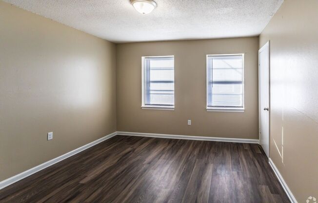 2 beds, 1.5 baths, 1,100 sqft, $1,050