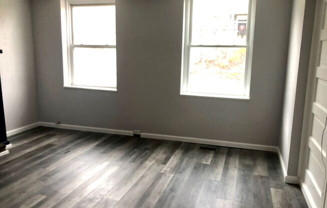 2 beds, 1 bath, 950 sqft, $925, Unit #1