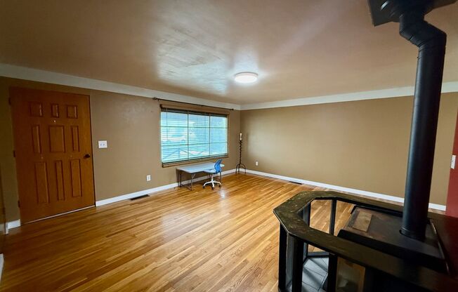 Ideally Located 3 Bed Home in North Spokane w/ Large Fully-Fenced Yard!