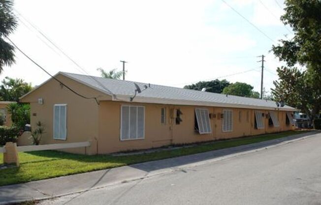 1822 Dixianna St Hollywood, FL 33020