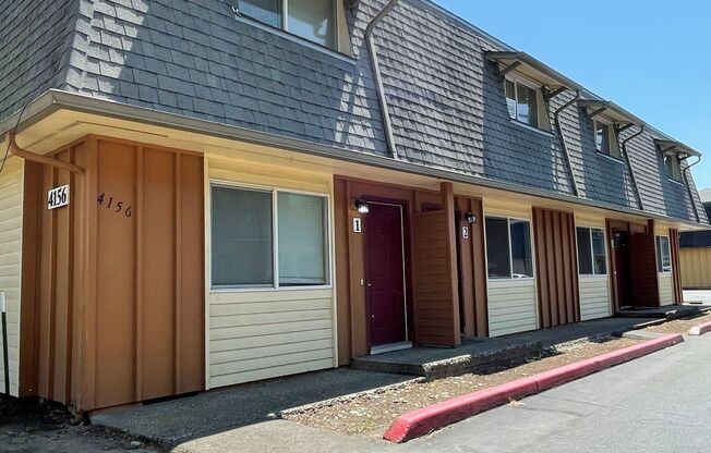 Catalina Apartments