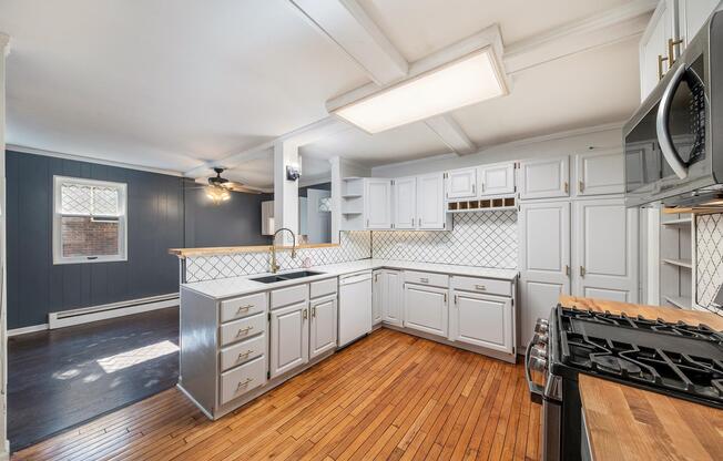 429 DOUGLAS AVE