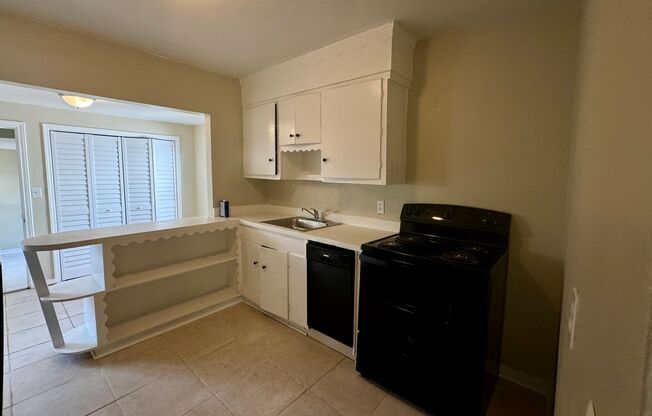 2 beds, 1 bath, $1,995