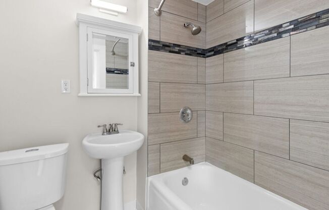 1 bed, 1 bath, 750 sqft, $1,945, Unit 607