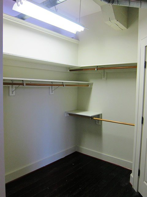 2 beds, 1.5 baths, 1,300 sqft, $1,995, Unit 440
