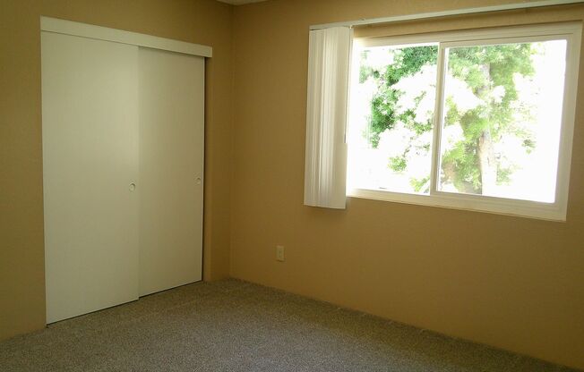 2 beds, 1.5 baths, 900 sqft, $2,400, Unit 48-49G