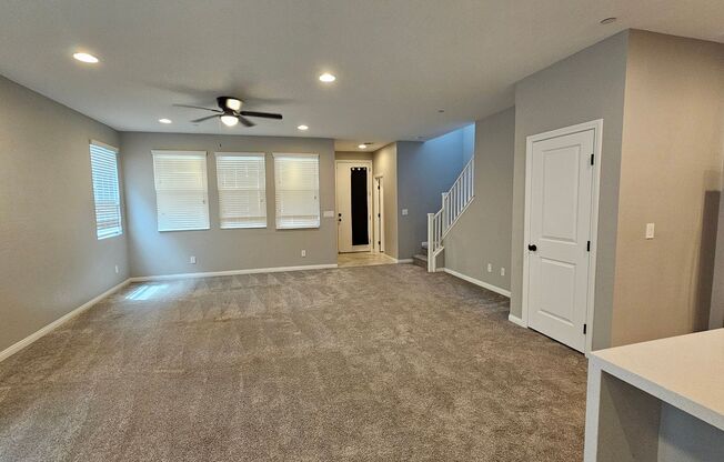 3 beds, 2.5 baths, $2,400