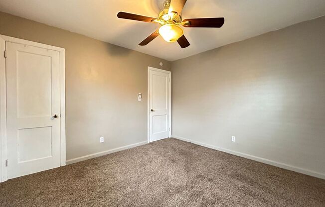 2 beds, 1 bath, $1,525