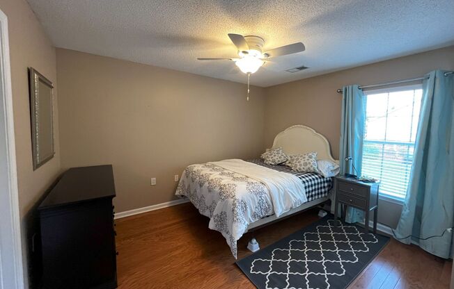 2 beds, 2 baths, $1,400, Unit UNIT 202