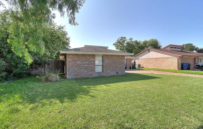 7034 Powderhorn - 3/bedroom 2/bathroom - $1,995/month
