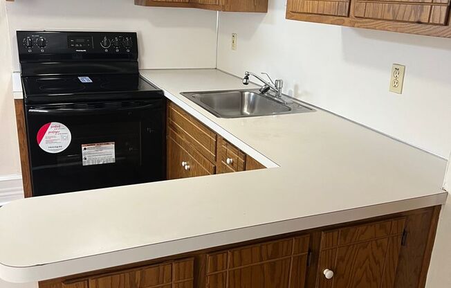 Studio, 1 bath, $1,049