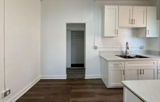 BU1 - 501 Burlington Apts