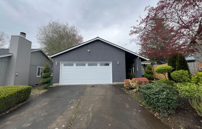 Charming 3 Bed 2 Bath home in Beaverton! Private Yard and Ensuite Bathroom!