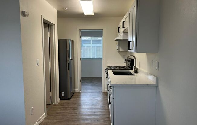 1 bed, 1 bath, 304 sqft, $905, Unit Unit 114