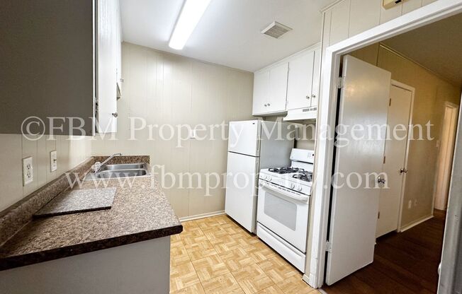 1 bed, 1 bath, 620 sqft, $825, Unit 24