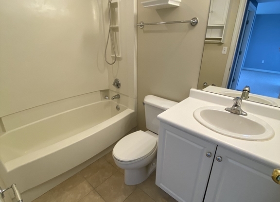 1 bed, 1 bath, 807 sqft, $3,599, Unit 1523