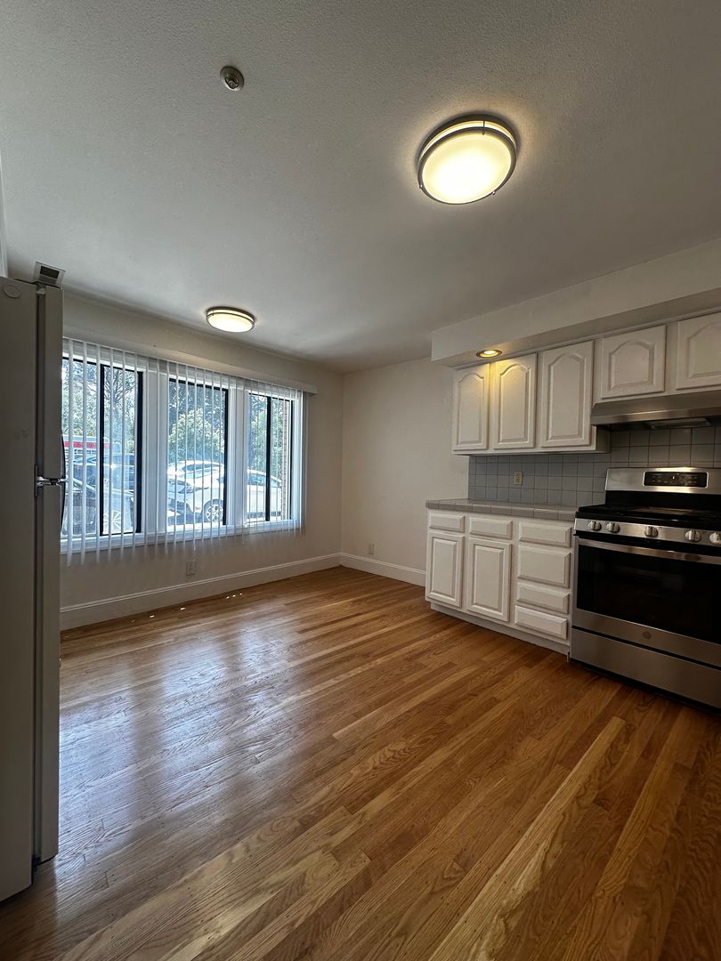 3100 Fulton Street (1025r)