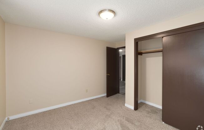 1 bed, 1 bath, 576 sqft, $975, Unit 26
