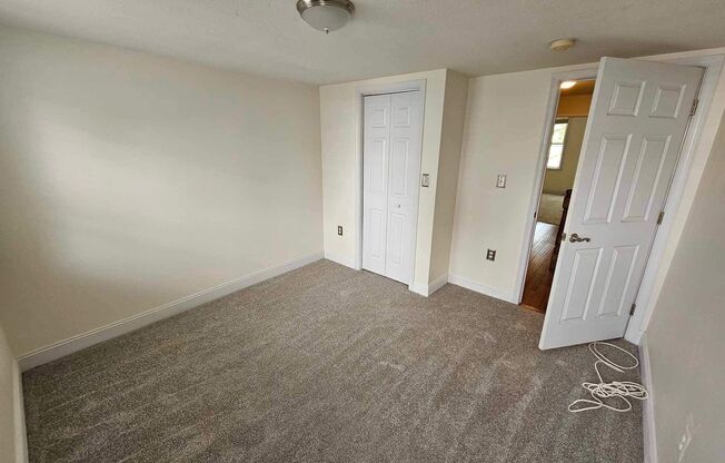 3 beds, 1 bath, $1,550