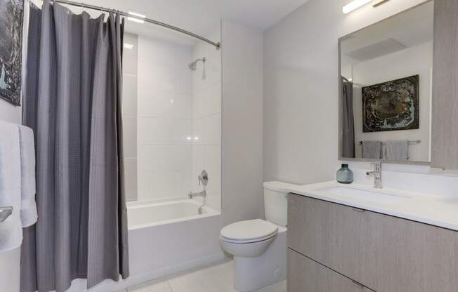 Bathroom With Bathtub at 1405 Point, Baltimore, 21231
