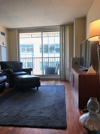 2 beds, 2 baths, 983 sqft, $4,500, Unit 1221