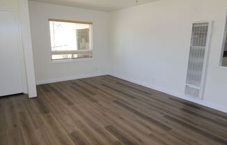 2 beds, 1 bath, $2,500