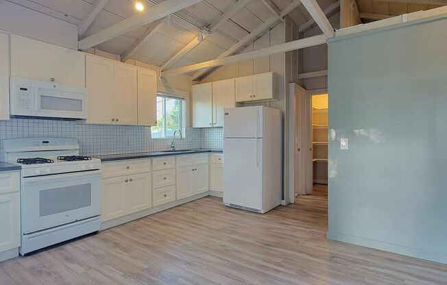 553-557 Silver Strand Blvd.