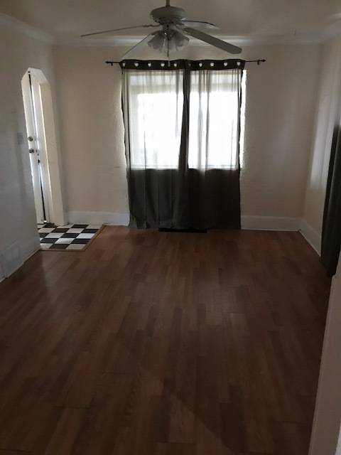 2 beds, 1 bath, $2,100