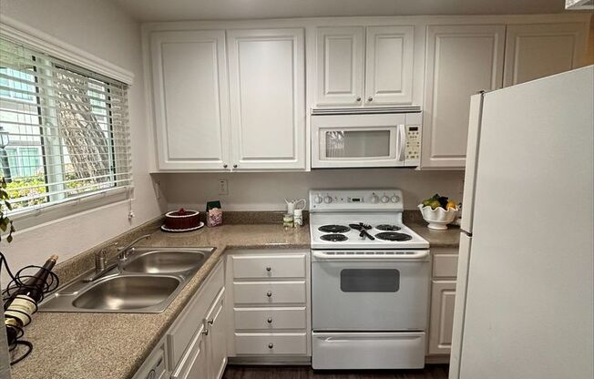 1 bed, 1 bath, 750 sqft, $2,270, Unit 1704