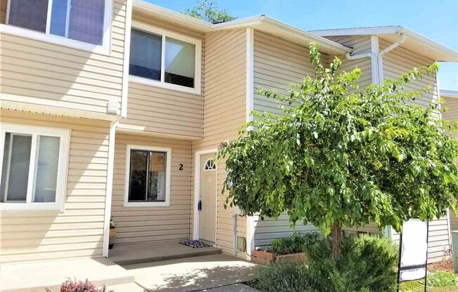 2 Bed 1.5 Bath Townhome!