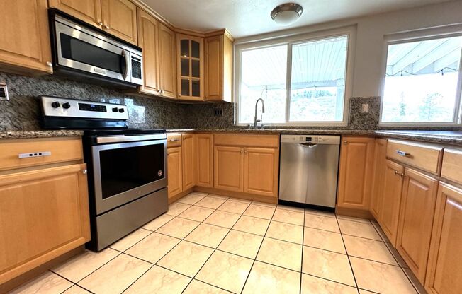 4BR/3BA House in Rancho Penasquitos - Poway School District, Attached Garage, W/D in Unit