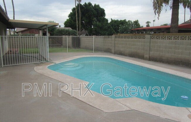 1306 E FREMONT DR