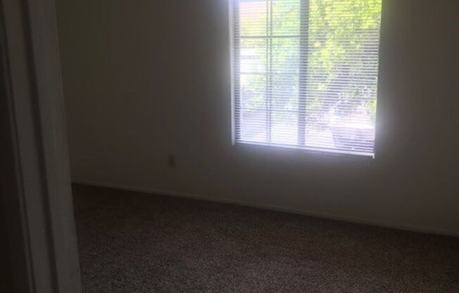 2 beds, 1 bath, $2,300, Unit APT 48-02