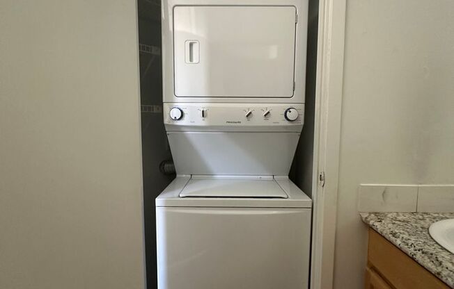 Studio, 1 bath, 432 sqft, $895, Unit 64