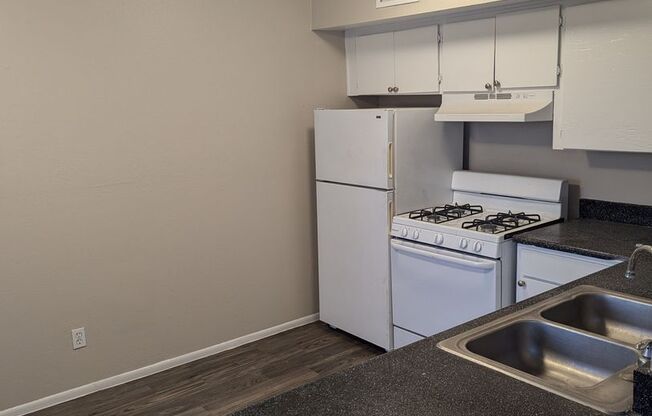 1 bed, 1 bath, 550 sqft, $795