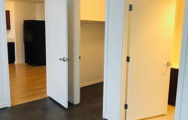 2 beds, 2 baths, 900 sqft, $2,099, Unit 307