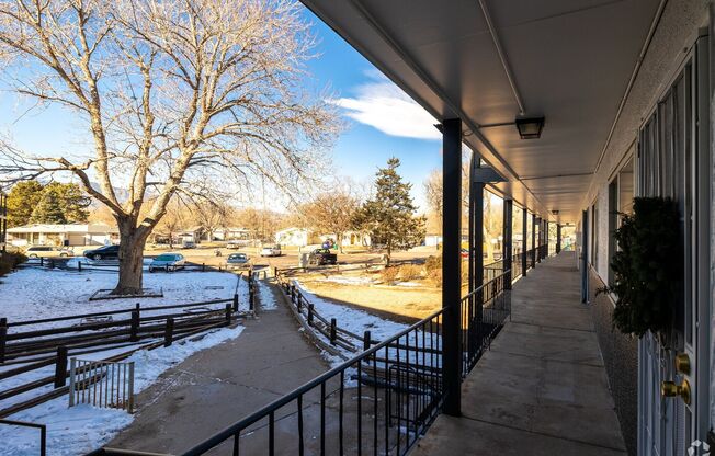 2 beds, 1 bath, $999, Unit Unit 202