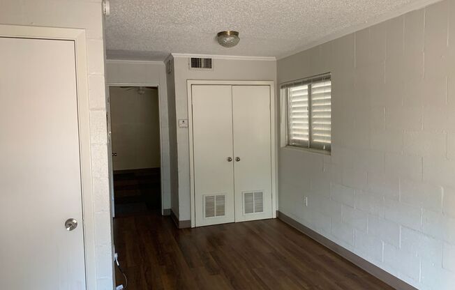 1 bed, 1 bath, 549 sqft, $549, Unit Unit 4