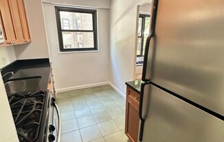 350 W 51 ST