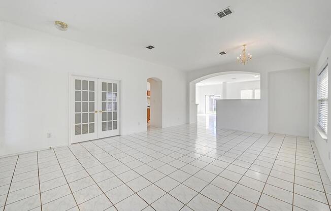 2710 LOGAN DR