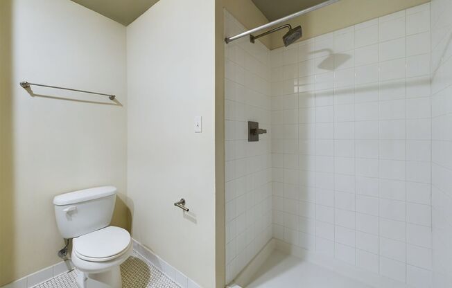 2 beds, 2 baths, 955 sqft, $1,550, Unit 324