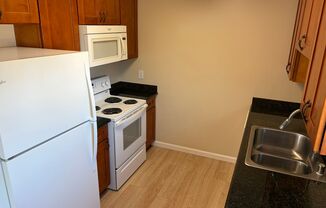 400 - 1616 Queen Charlotte Dr