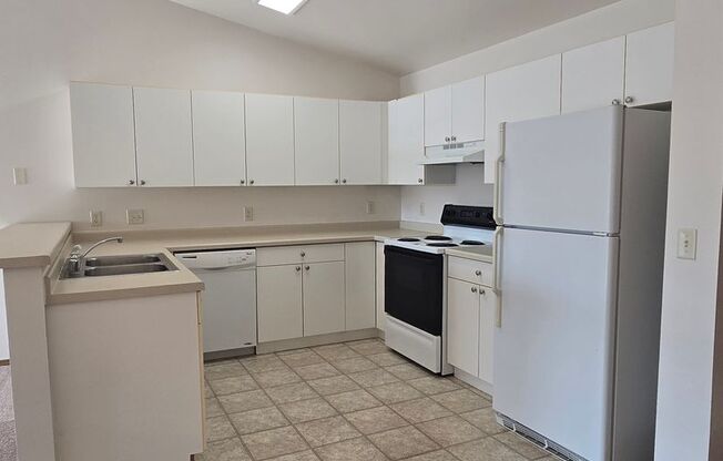 2 beds, 1 bath, 856 sqft, $1,269, Unit PL   7305