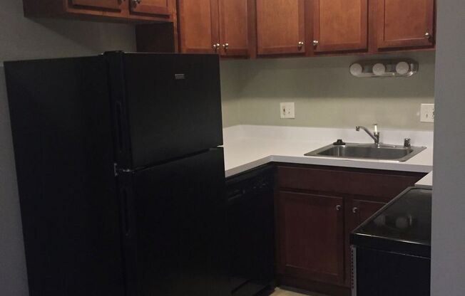 1 bed, 1 bath, 670 sqft, $1,225, Unit 4