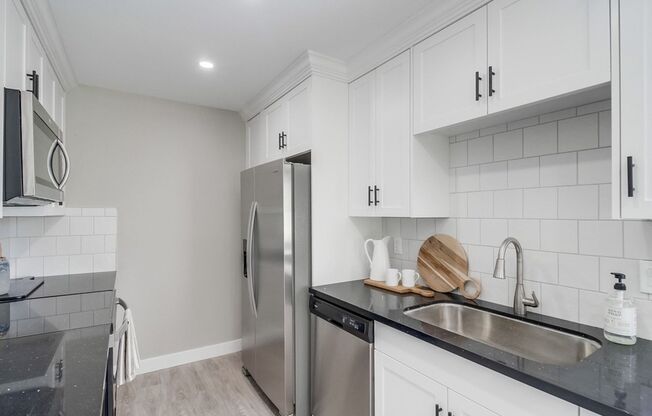 1 bed, 1 bath, 780 sqft, $2,245, Unit 4751-23