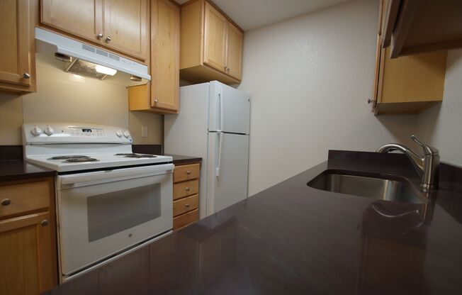1 bed, 1 bath, 780 sqft, $1,374, Unit 220